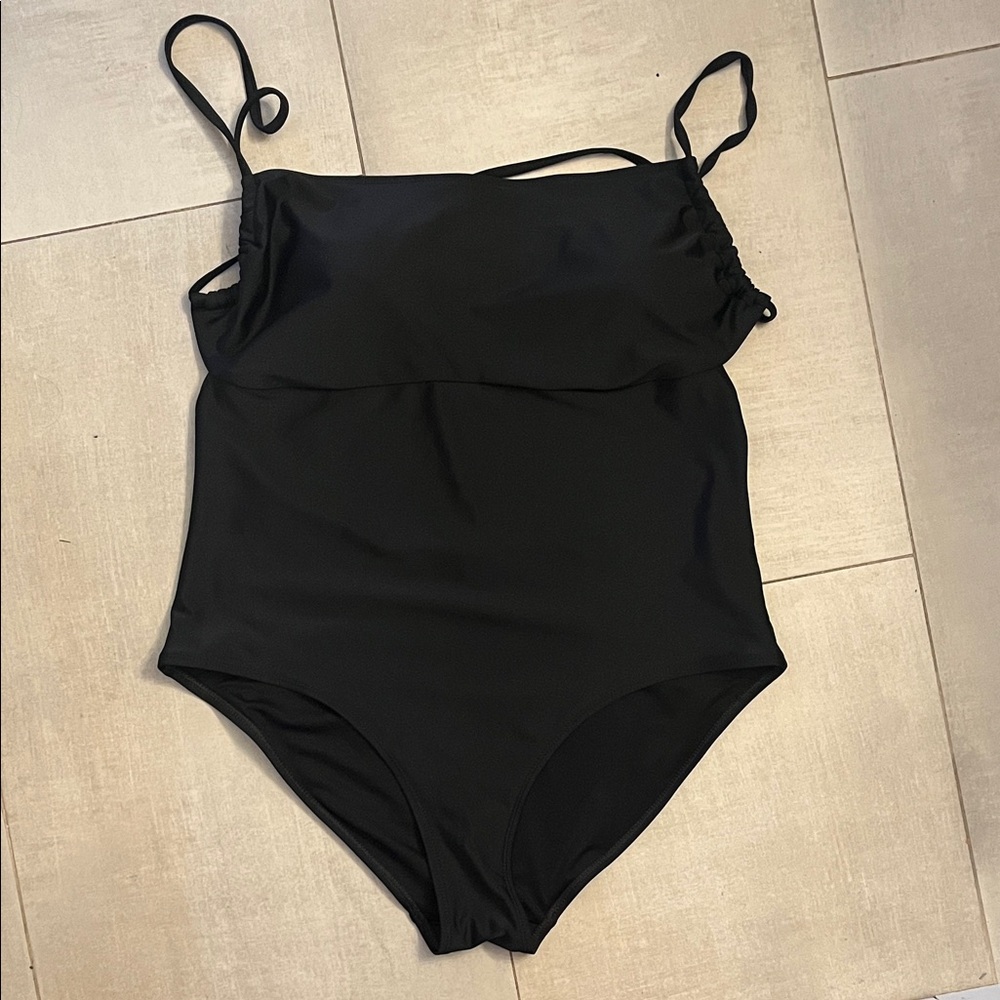 Old Navy Women’s Black One-Piece Swimsuit